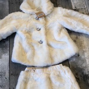 Beautiful set in new condition